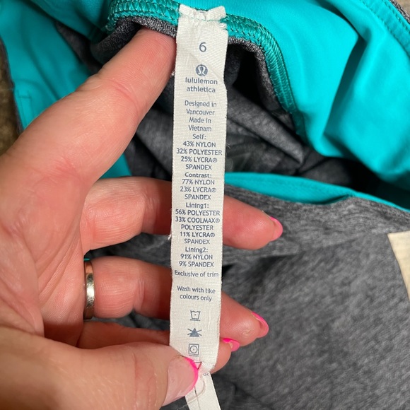 Lululemon Capri Leggings Grey and turquoise run - Picture 9 of 11